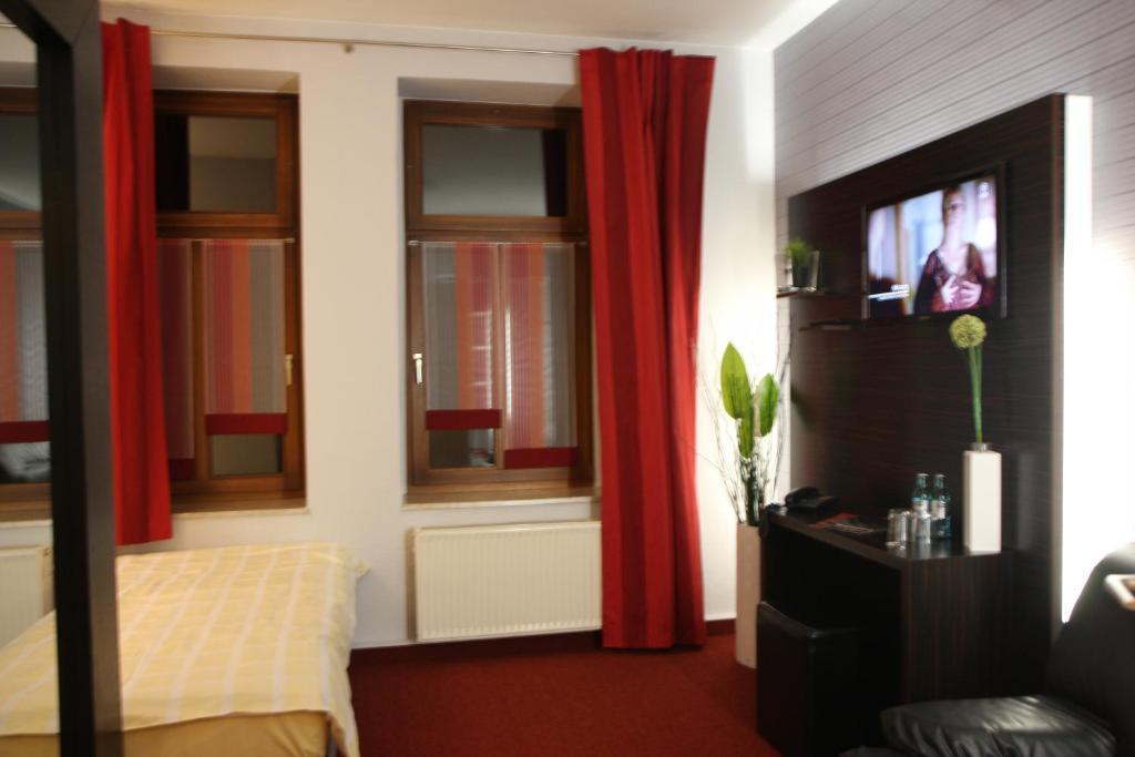 Sl'Otel - Das Stadthotel - Voll Klimatisiert Bernburg Cameră foto